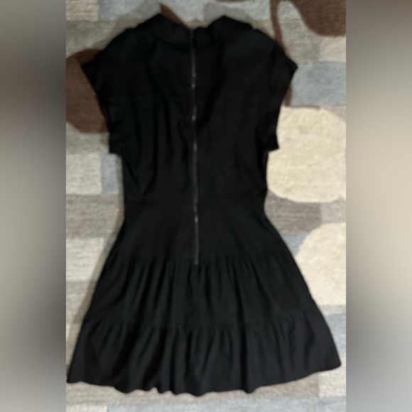 Alice + Olivia Sleeveless Mila Linen Twist Front Black Mini Dress - Picture 6 of 11